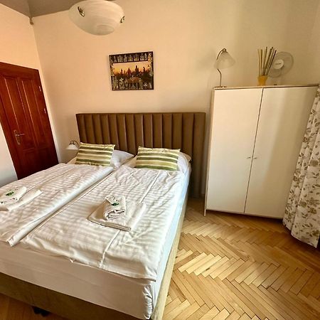 Historic Centre Apartments VIII Прага Екстер'єр фото