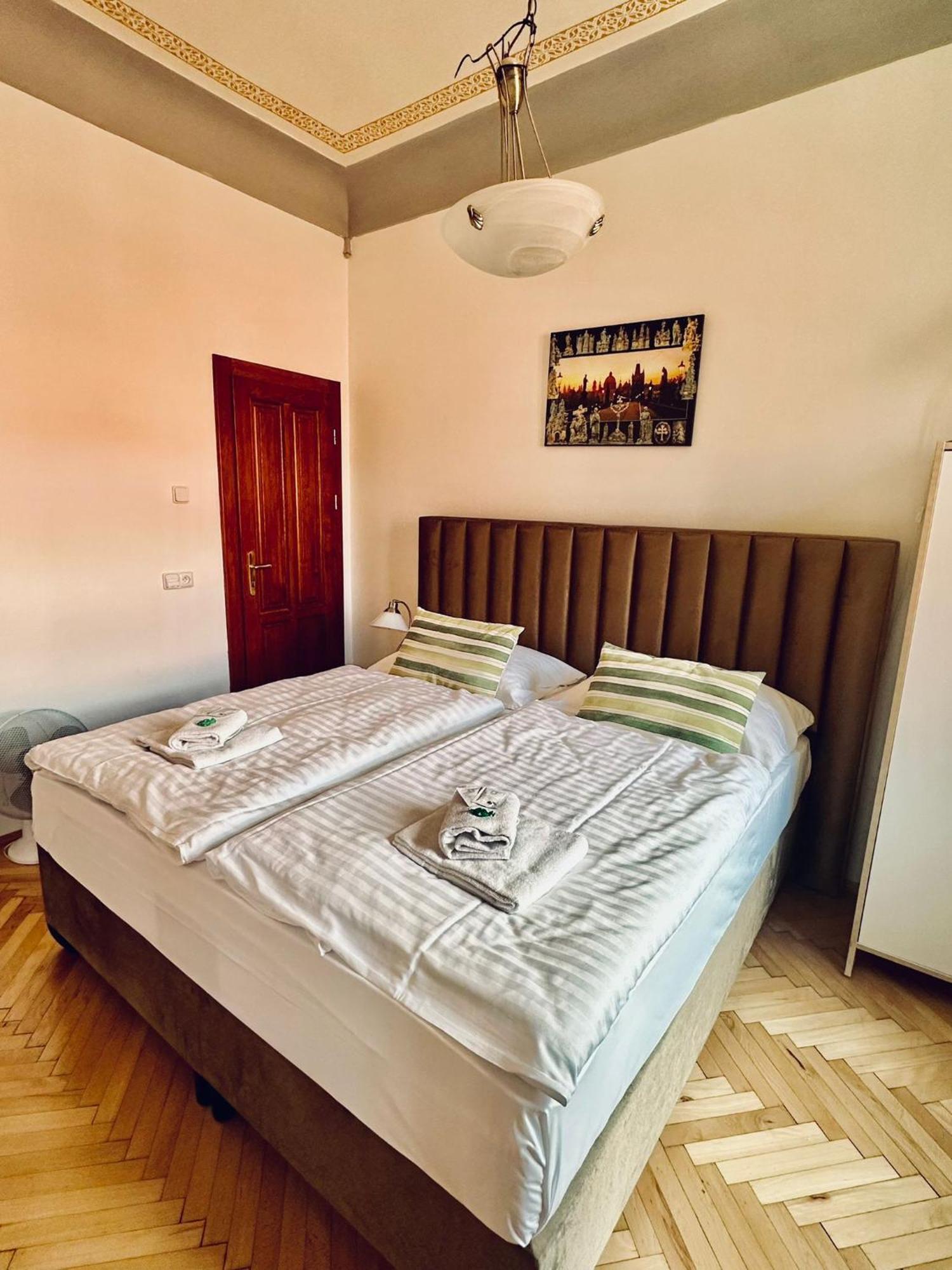 Historic Centre Apartments VIII Прага Екстер'єр фото